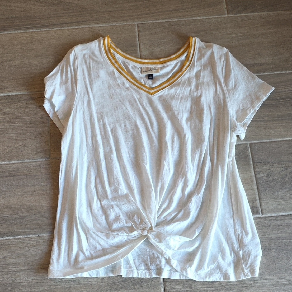 Universal Thread Cream and Gold Short Sleeve Top
